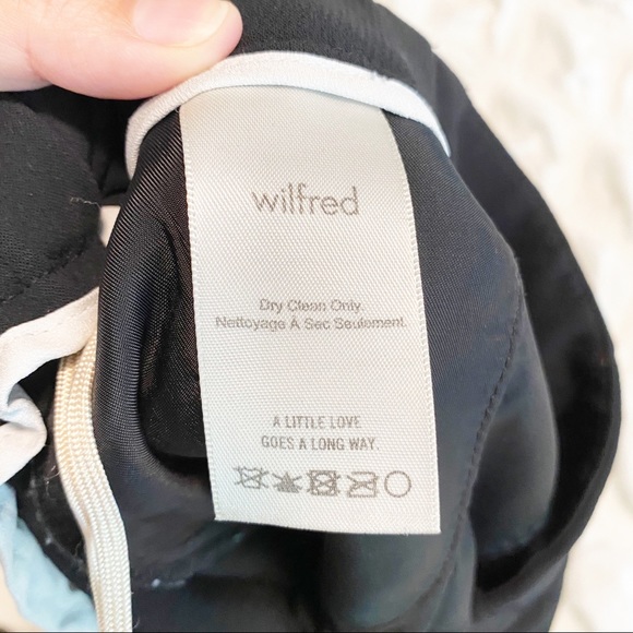 Aritzia Wilfred Crepe Darontal Pull On Pant Black - Picture 7 of 9